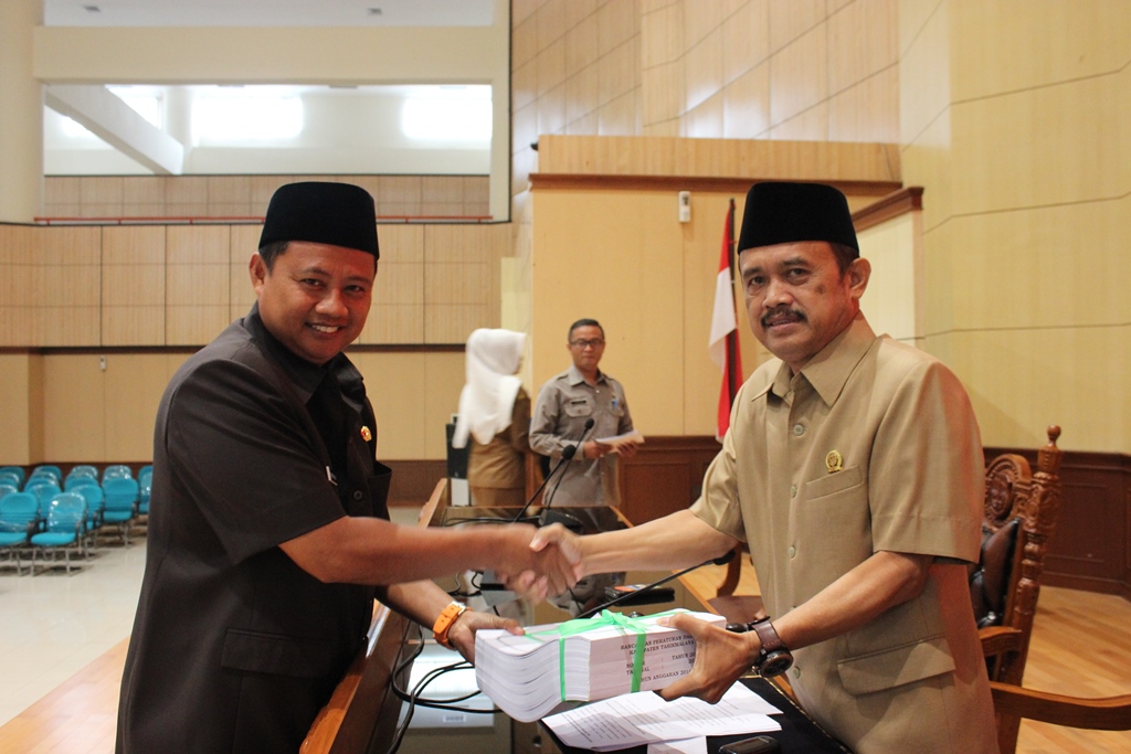 Bupati Tasikmalaya bersama Ketua DPRD Kab Tasikmalaya