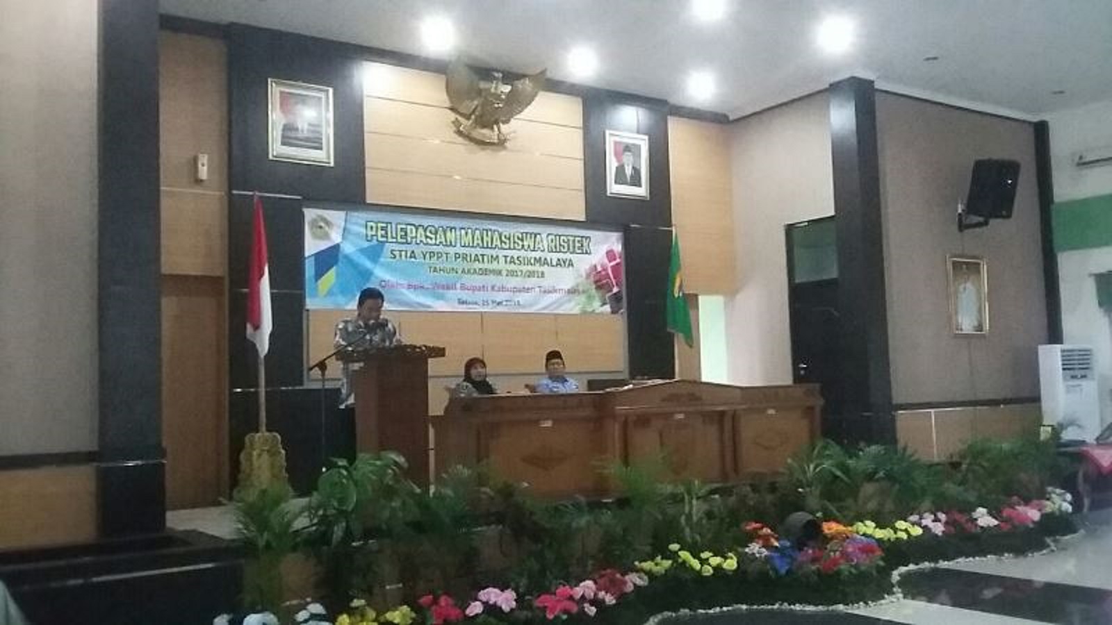 PELEPASAN MAHASISWA RISTEK DAN PRAKTEK STIA YPPT PRIATIM TASIKMALAYA T.A. 2017/2018
