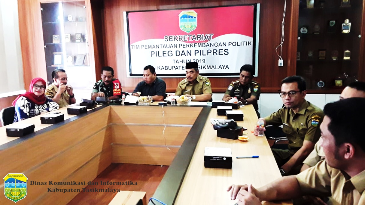 VIDEOCONFERENCE GUBERNUR JAWA BARAT DENGAN PEMERINTAH DAERAH DI JAWA BARAT