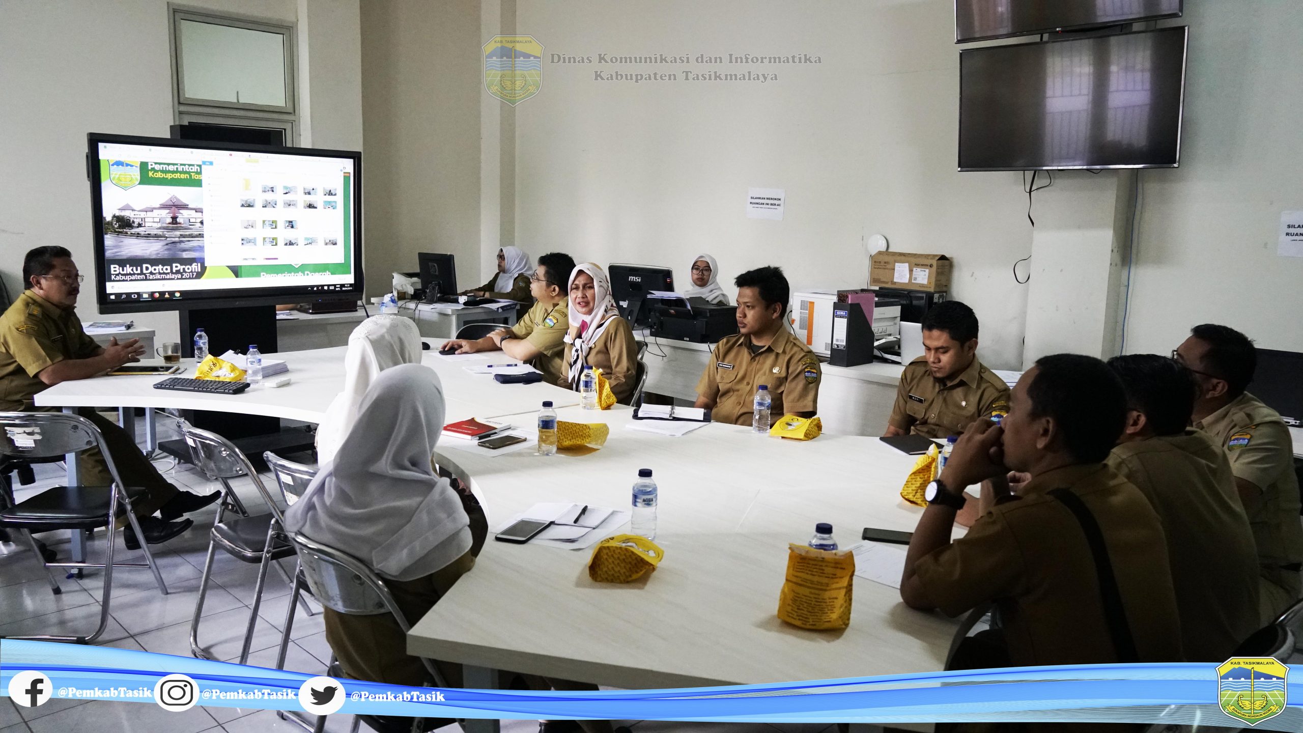 RAPAT PEMBAHASAN PENYUSUNAN DATA PROFIL KAB. TASIKMALAYA, RAPAT PEMBAHASAN TASIK SATU DATA & RAPAT INDEKS PEMBANGUNAN MANUSIA DAN PERKEMBANGAN EKONOMI
