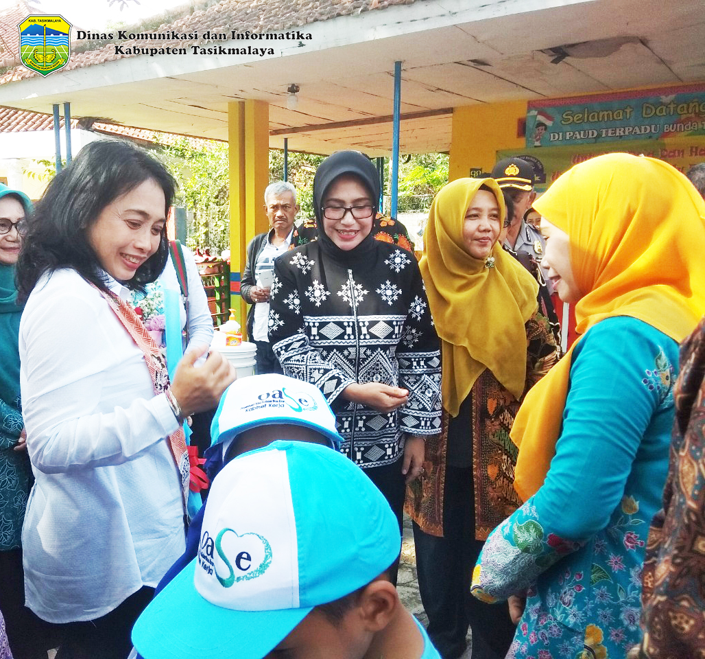 BUNDA PAUD KABUPATEN TASIKMALAYA TERIMA KUNJUNGAN KERJA OASE KABINET KERJA