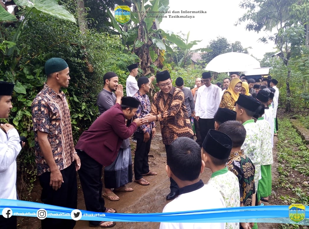 BUPATI TASIKMALAYA HALALBIHALAL KE PONDOK PESANTREN