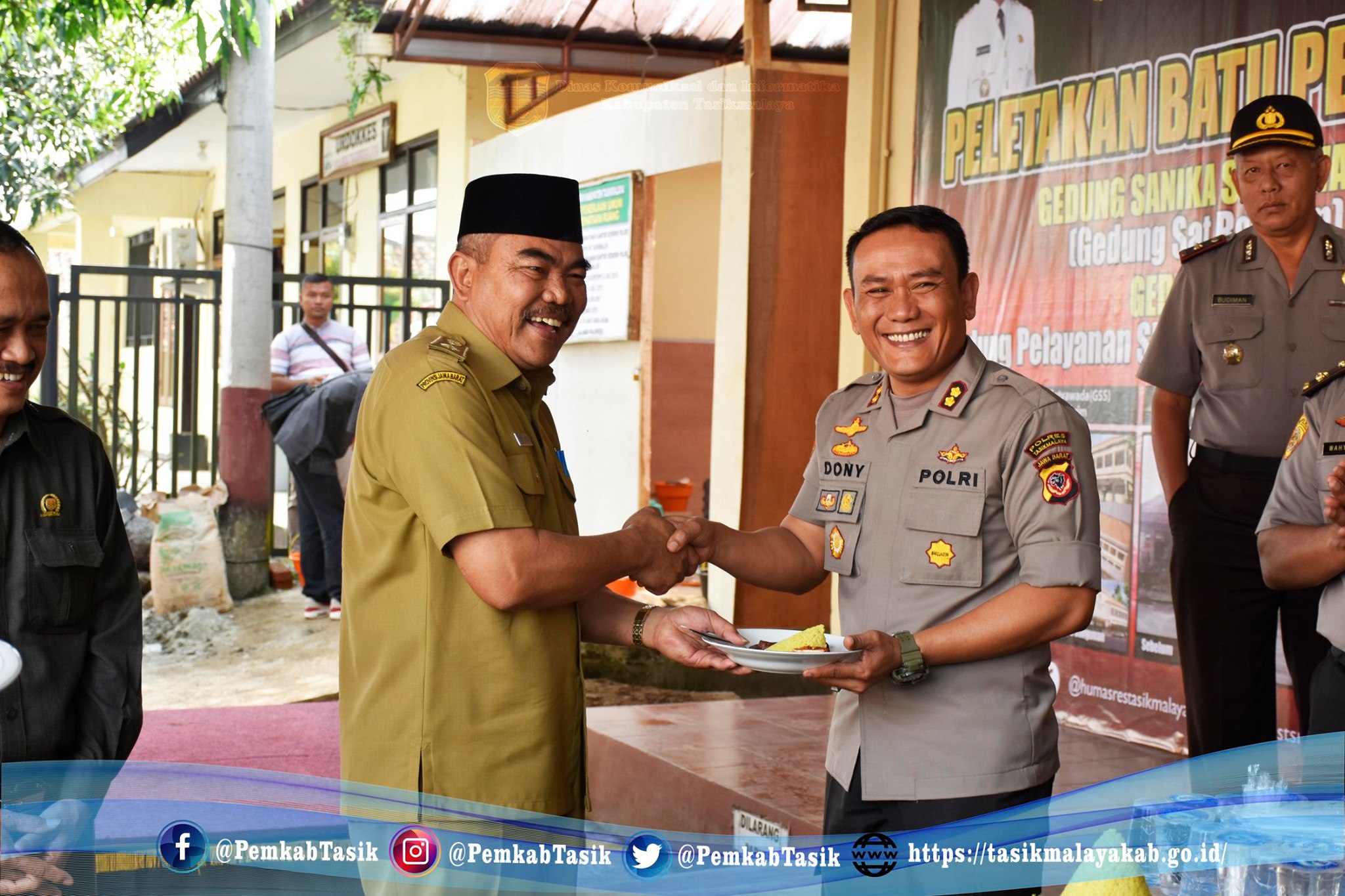 PENJABAT SEKDA HADIRI PELETAKAN BATU PERTAMA DI MAPOLRES TASIKMALAYA
