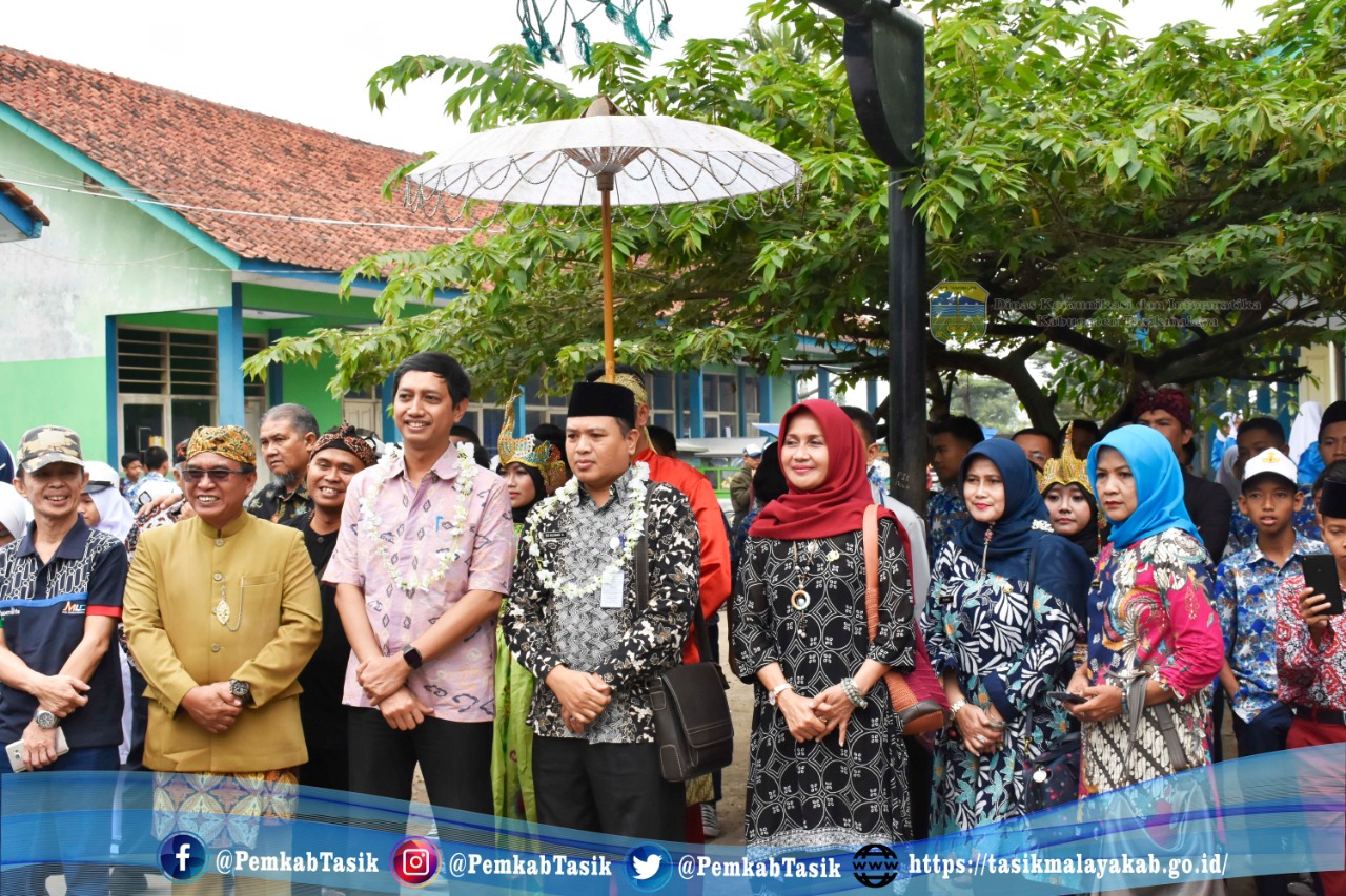 DISEMINASI INFORMASI PROGRAM UNGGULAN PEMERINTAH PROVINSI JAWA BARAT MELALUI MEDIA PERTUNJUKAN RAKYAT TAHUN 2019