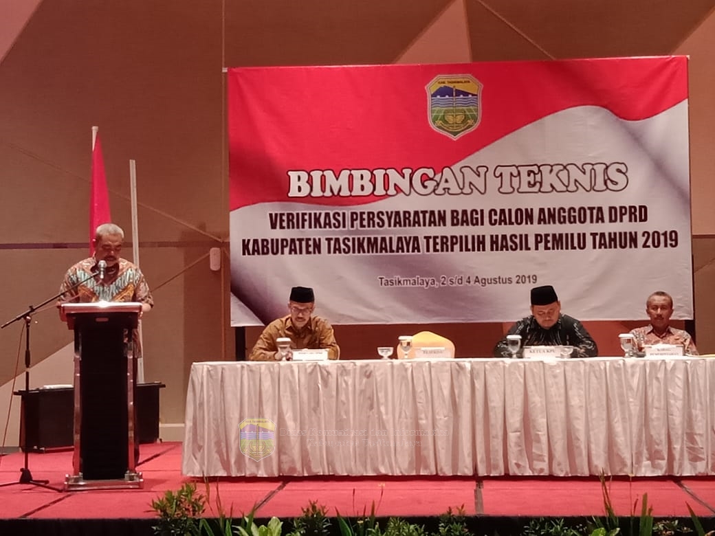 Pj. SEKDA KAB. TASIKMALAYA MEMBUKA KEGIATAN BIMTEK VERIFIKASI PERSYARATAN CALON ANGGOTA DPRD TERPILIH HASIL PEMILU TAHUN 2019
