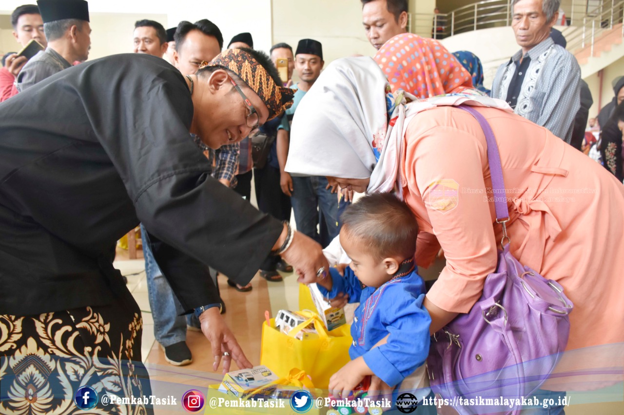 BUPATI TASIKMALAYA: “KHITANAN MASSAL LANGKAH AWAL MENYIAPKAN GENERASI BANGSA”