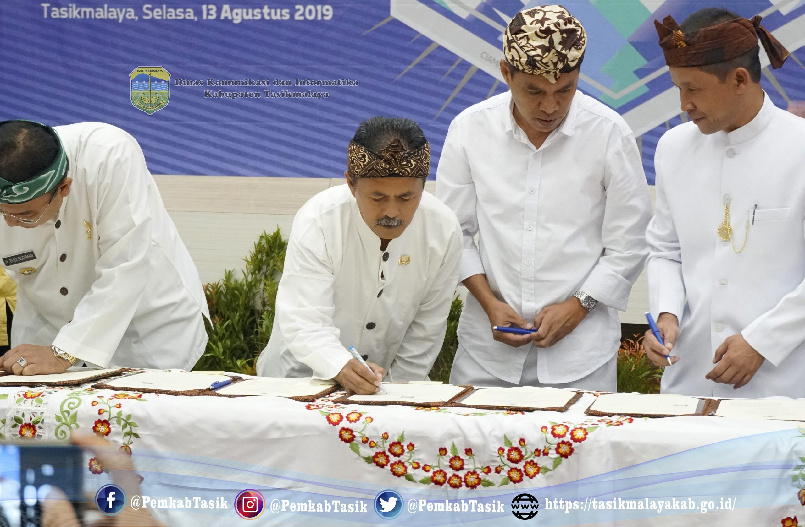 PEMDA KAB. TASIKMALAYA MENANDATANGANI MOU EAST PREANGER ONE STOP TOURISM