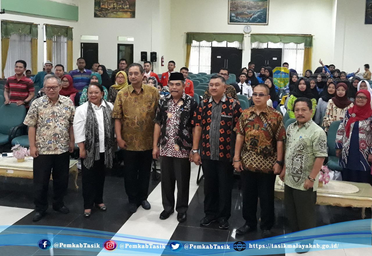 SAFARI GERAKAN NASIONAL PEMBUDAYAAN KEGEMARAN MEMBACA: PERPUSTAKAAN HARUS BERTRANSFORMASI MENYEJAHTERAKAN MASYARAKAT