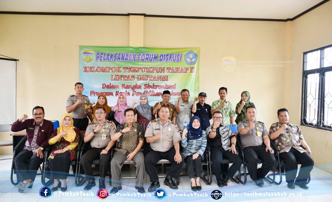 FORUM DISKUSI KELOMPOK TERKAIT SINKRONISASI PROGRAM KERJA PENDIDIKAN KELUARGA