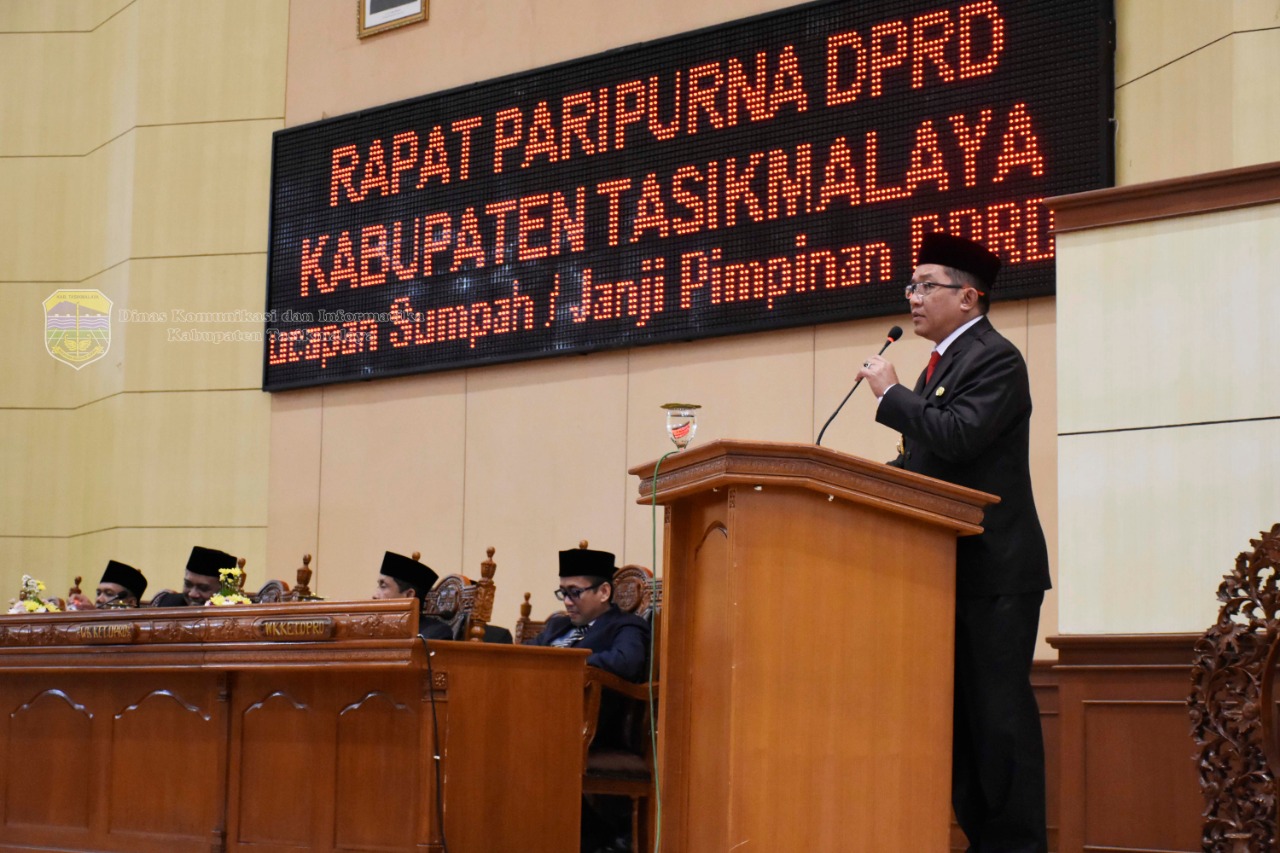 RAPAT PARIPURNA PENGUCAPAN SUMPAH/JANJI PIMPINAN DPRD KAB. TASIKMALAYA MASA JABATAN 2019-2024