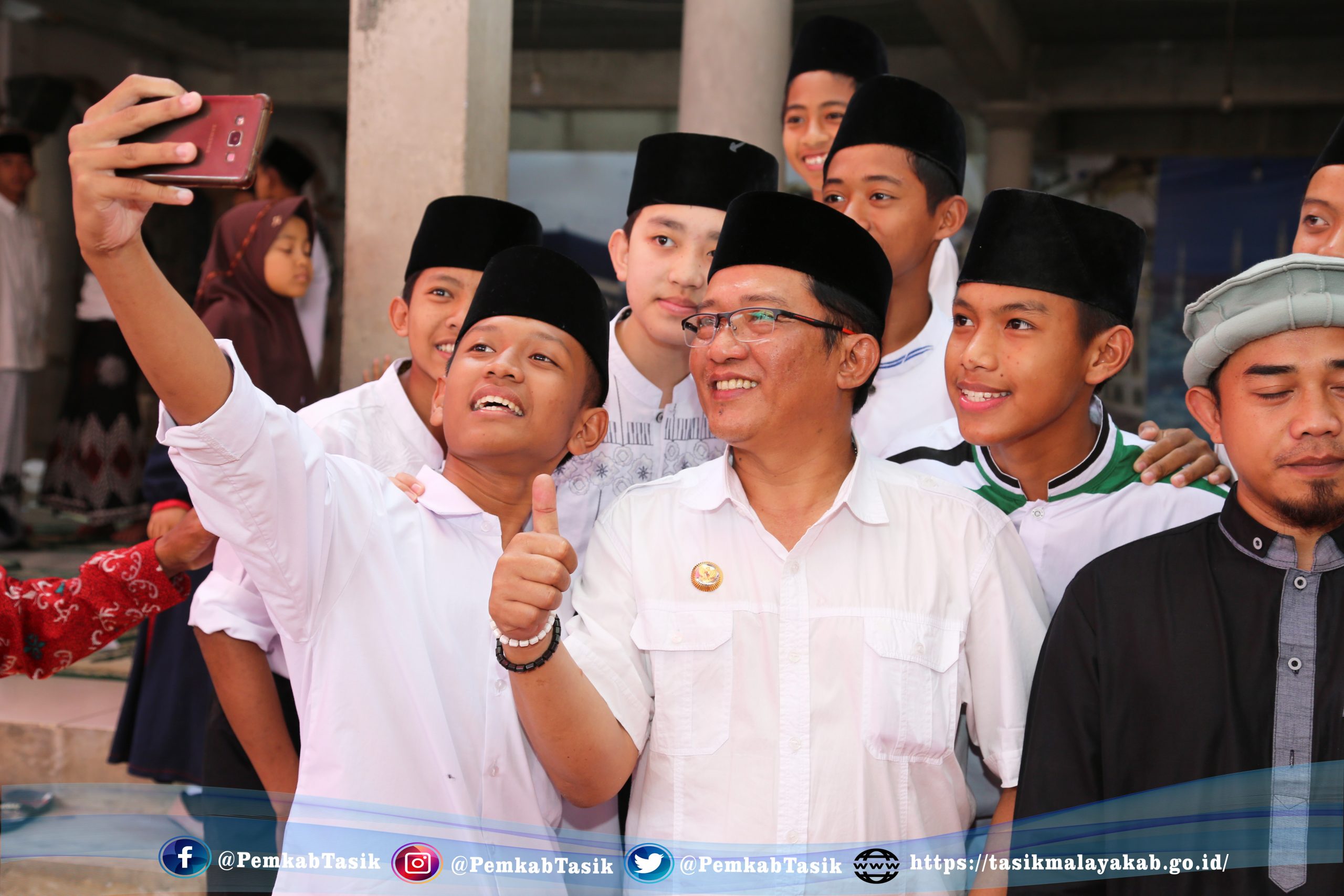 BUPATI ADE SUGIANTO HADIRI PERINGATAN MAULID NABI MUHAMMAD & MILAD ODOZ KE-5 PONPES MANAHIJUL HUDA