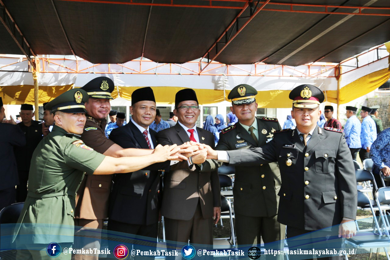 BUPATI ADE SUGIANTO: “PERINGATAN HARI PAHLAWAN MOMEN MEMBANGKITKAN SPIRIT KEBERSAMAAN”
