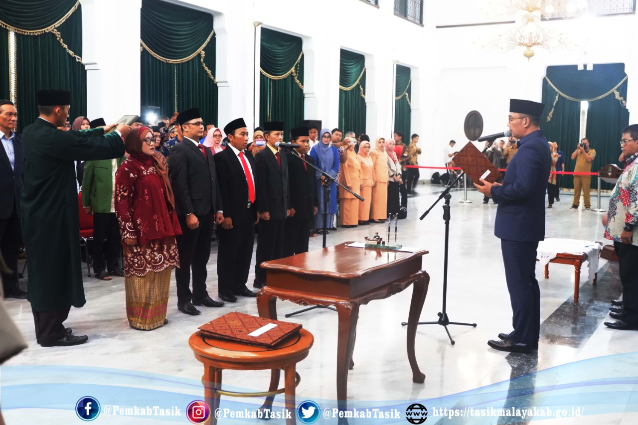 PEMKAB TASIKMALAYA HADIRI PELANTIKAN KOMISIONER KOMISI INFORMASI PERIODE 2019-2023