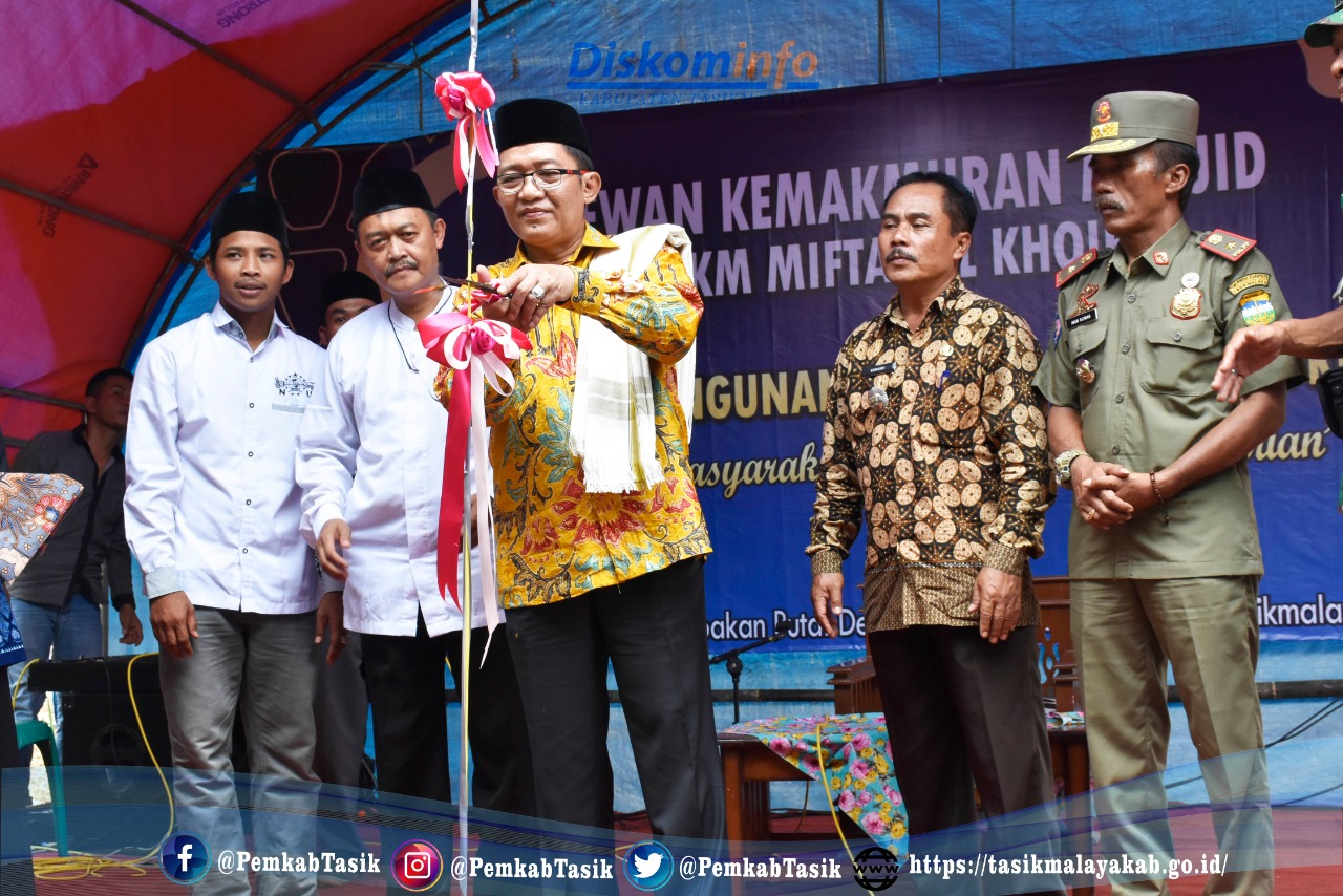 BUPATI ADE SUGIANTO HADIRI PERESMIAN MADRASAH MIFTAHUL KHOIR TARAJU