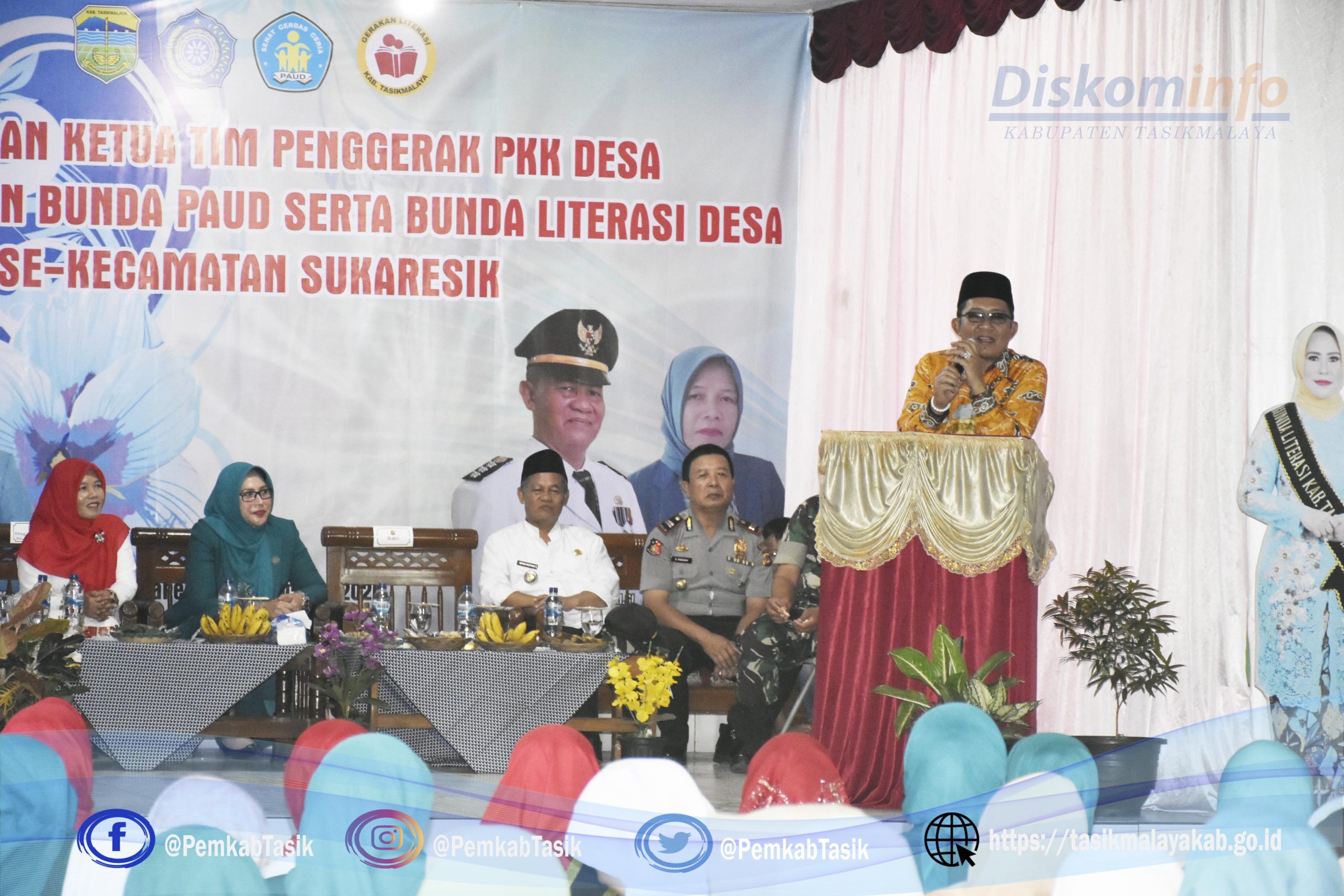 BUPATI ADE HADIRI PELANTIKAN TP PKK DESA DAN PENGUKUHAN BUNDA PAUD SERTA BUNDA LITERASI DESA KECAMATAN SUKARESIK