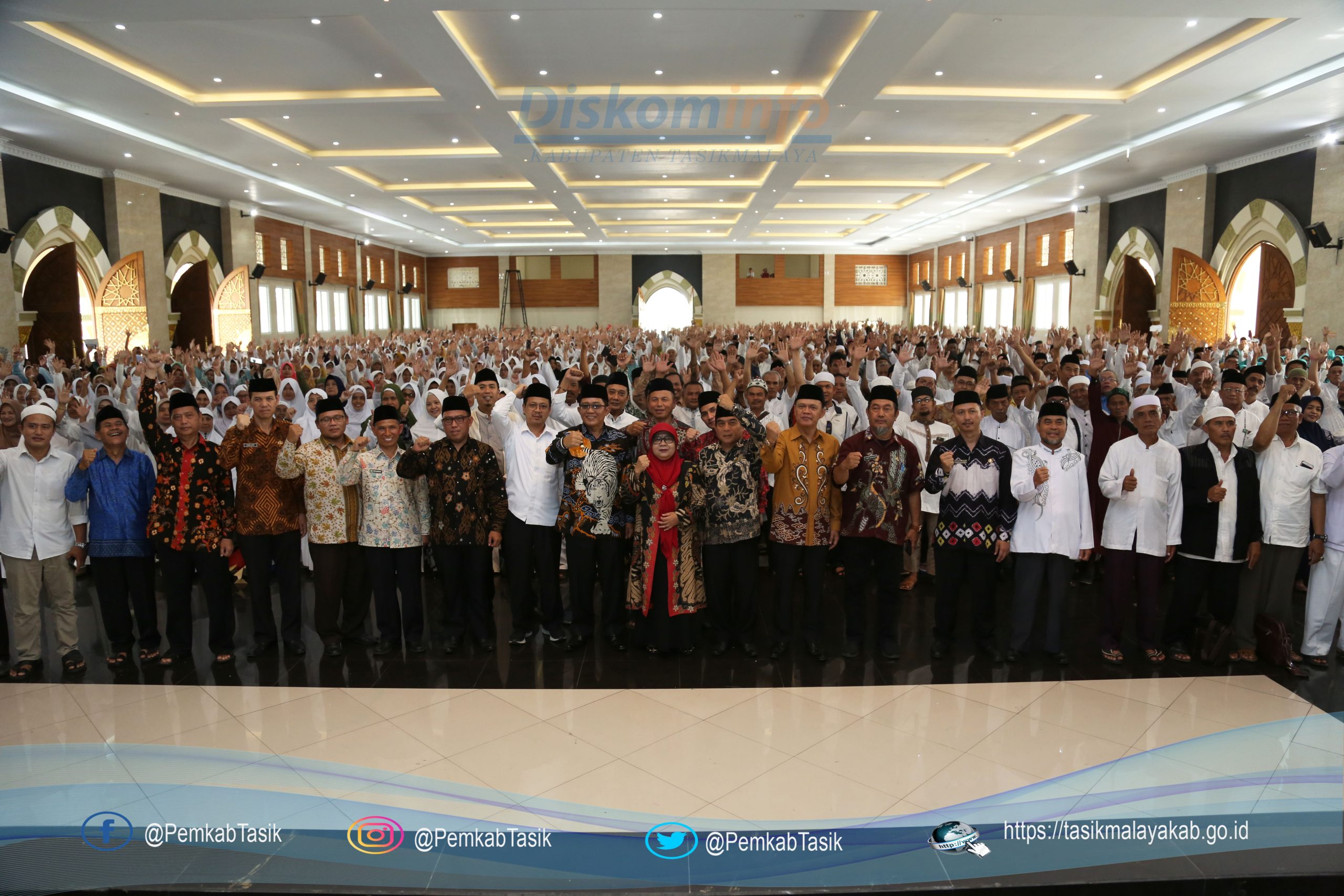 BUPATI TASIKMALAYA MEMBUKA BIMBINGAN PRA MANASIK CALON JEMAAH HAJI SE KABUPATEN DAN KOTA TASIKMALAYA