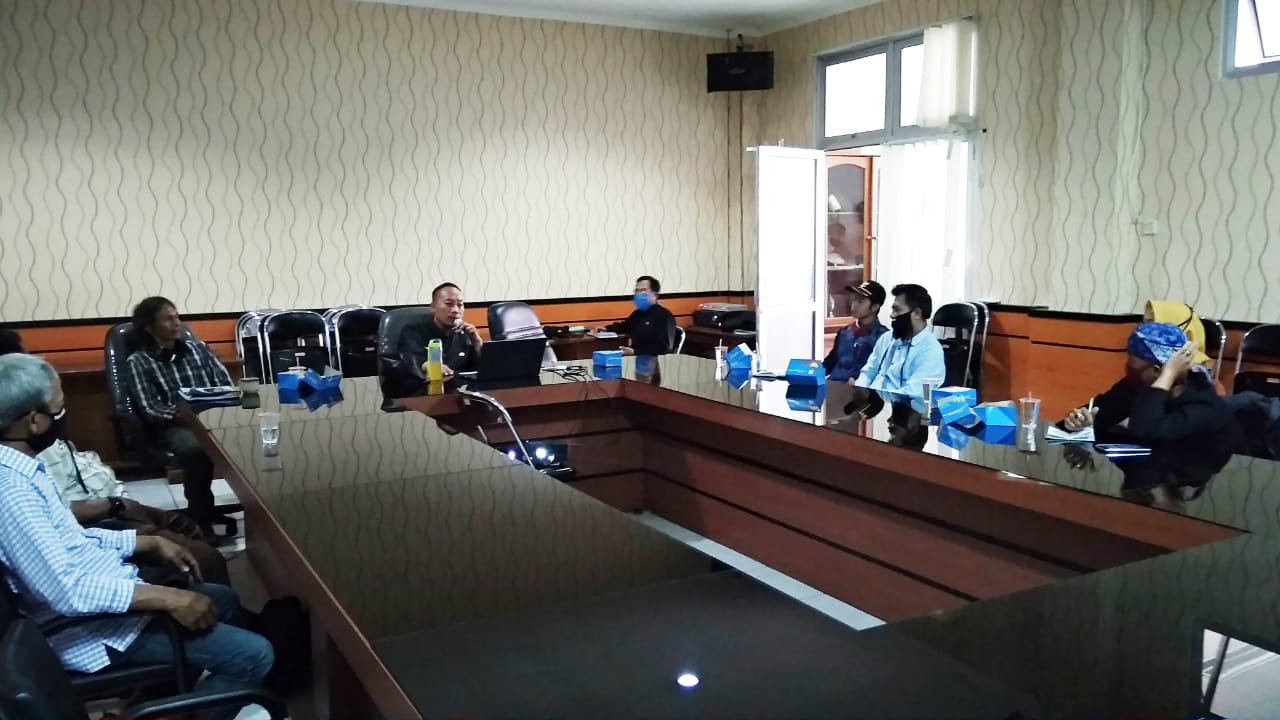 DISKOMINFO KAB. TASIKMALAYA ADAKAN SOSIALISASI EDUKASI COVID19 UNTUK KELOMPOK INFORMASI MASYARAKAT