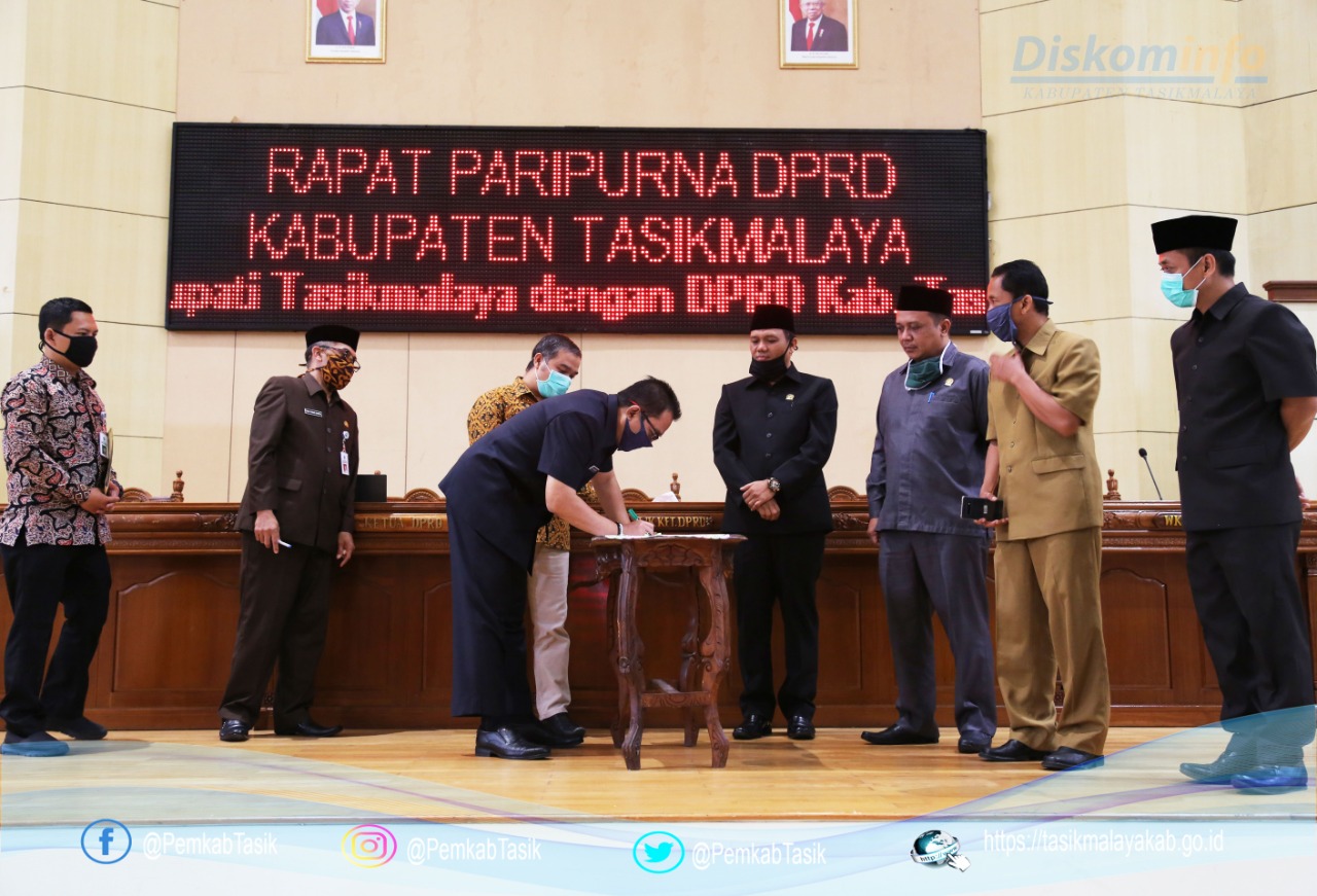 BUPATI ADE SUGIANTO HADIRI RAPAT PARIPURNA DPRD KAB. TASIKMALAYA
