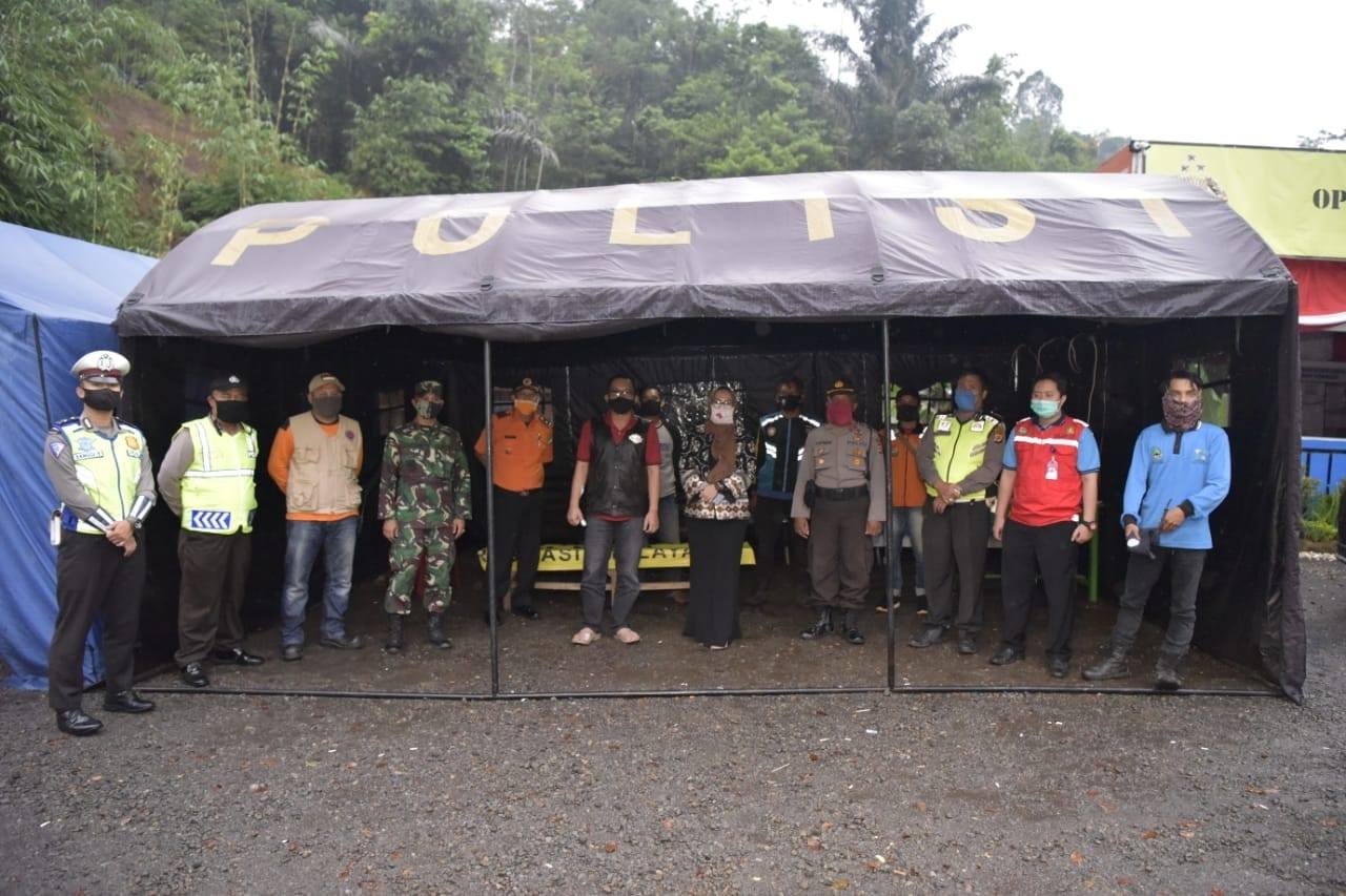 HARI PERTAMA PSBB, BUPATI ADE SUGIANTO MONITORING TAPAL BATAS