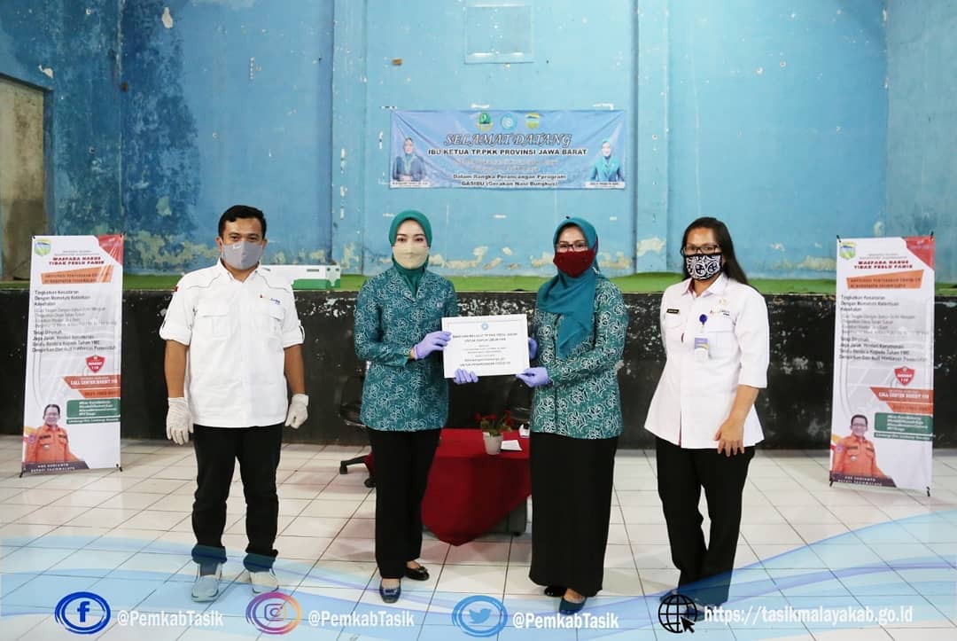 AI DIANTANI SUGIANTO SAMBUT ATALIA PRARATYA KAMIL DALAM RANGKA PERANCANGAN PROGRAM GASIBU