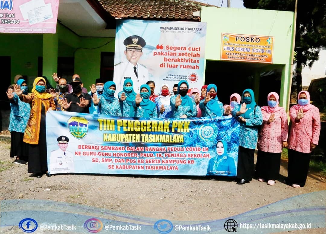 TP PKK KAB. TASIKMALAYA SERAHKAN SEMBAKO UPAYA MEMINIMALISASI DAMPAK COVID-19