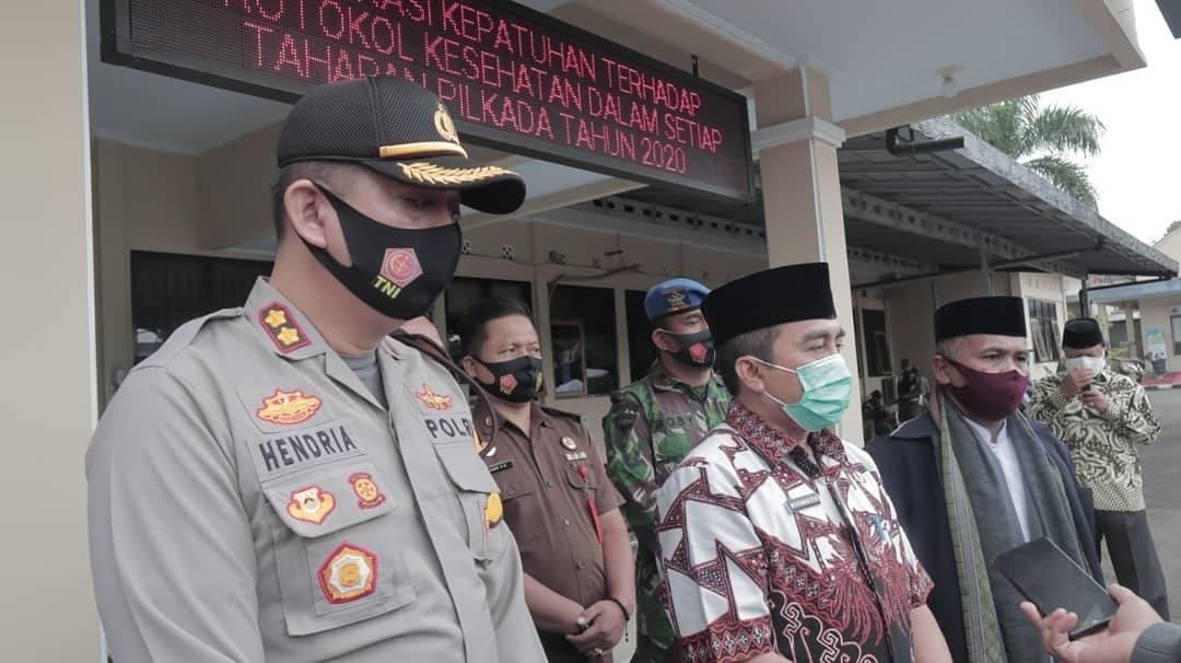SEKDA KAB TASIKMALAYA HADIRI DEKLARASI PATUH PROTOKOL KESEHATAN COVID-19 DI MASA PILBUP