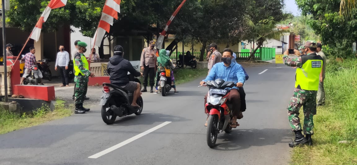 OPERASI YUSTISI PENDISIPLINAN PEMAKAIAN MASKER DI WILAYAH CIKALONG