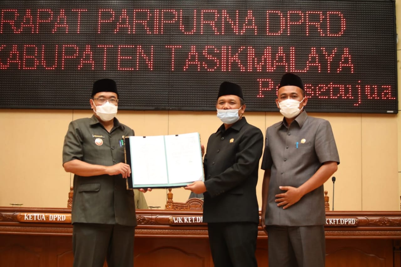 RAPERDA KAB. TASIKMALAYA TENTANG APBD TA 2021 DISETUJUI MENJADI PERDA APBD TA 2021