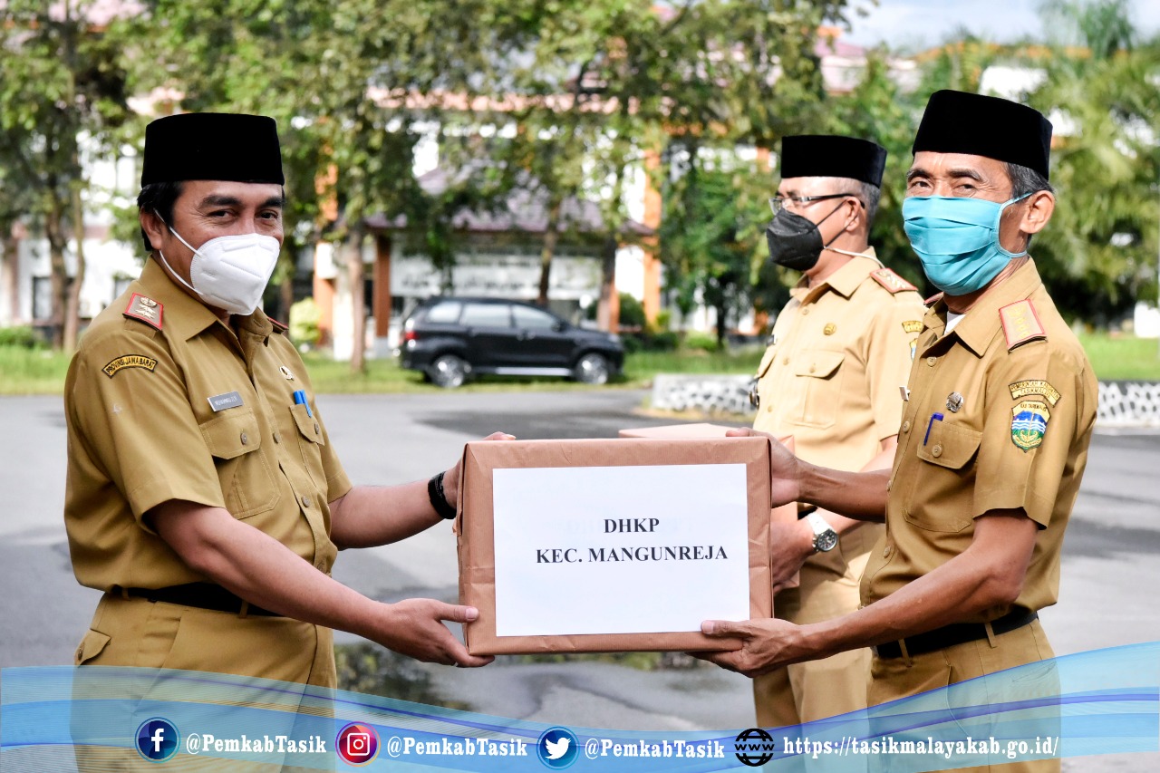 PEMDA KAB. TASIK SERAHKAN SPPT PBB-P2 2021 KEPADA CAMAT KEPALA DESA