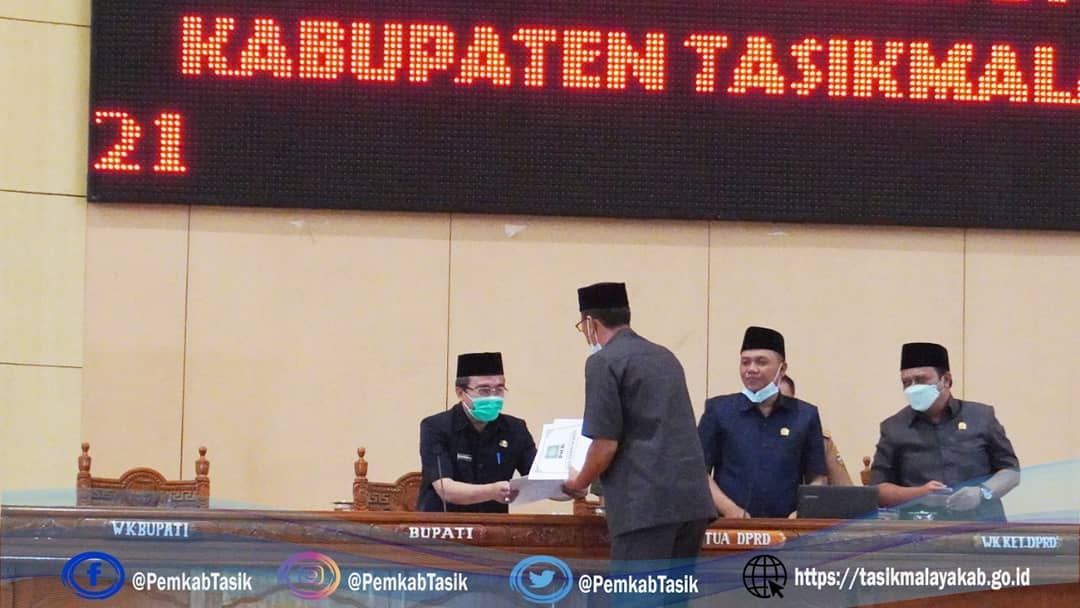 PARIPURNA DPRD KAB. TASIKMALAYA: PEMANDANGAN UMUM FRAKSI TERHADAP LKPJ BUPATI TASIKMALAYA TA 2020 DAN JAWABAN BUPATI