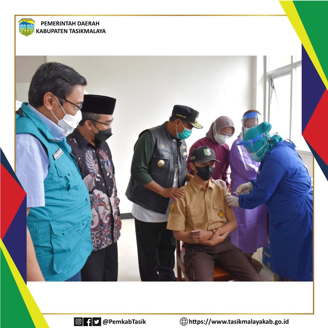 SEKRETARIS DAERAH KAB. TASIKMALAYA HADIRI GEBYAR VAKSINASI JABAR JUARA MERDEKA COVID-19 DI RAJAPOLAH