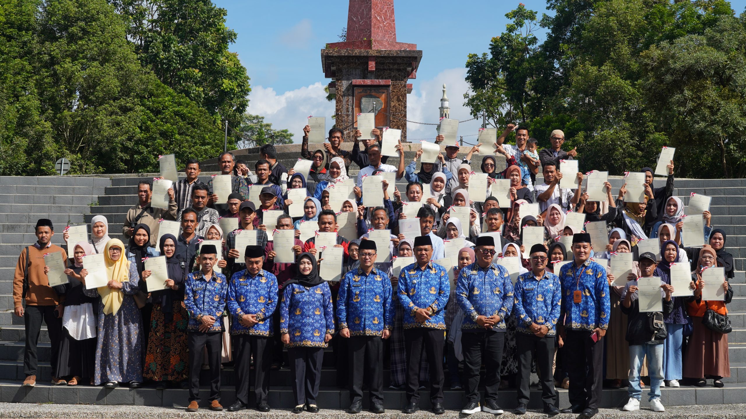 Bupati Tasikmalaya Serahkan 95 Sertifikat Tanah Bagi Pelaku Umkm Dan Tekan Loi Pemanfaatan Zona Nilai Tanah