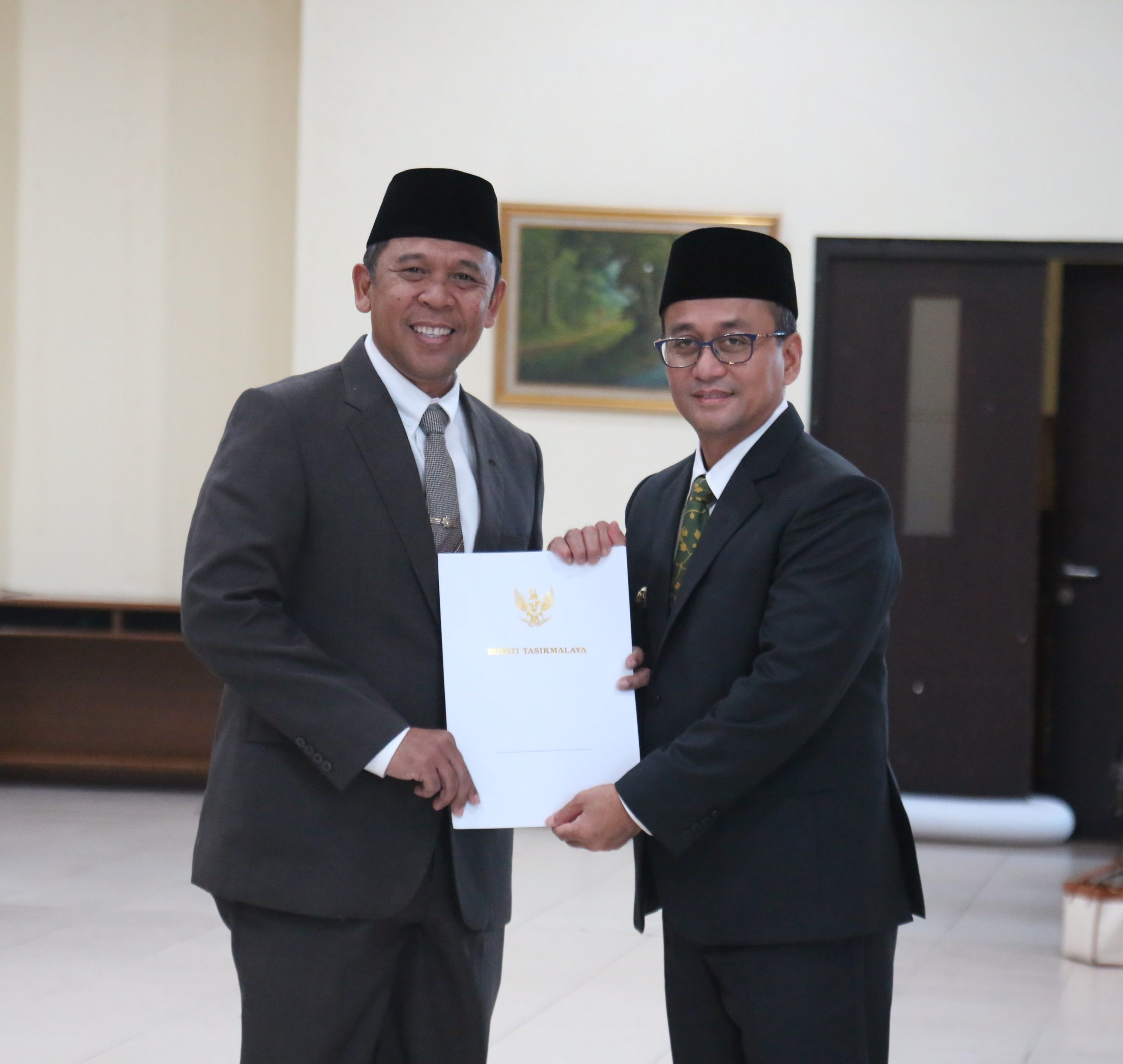 Penjabat Sekda Kab. Tasikmalaya Resmi Dilantik, Bupati Cecep : “Fokuskan Pelayanan Dan Efektivitas Program”