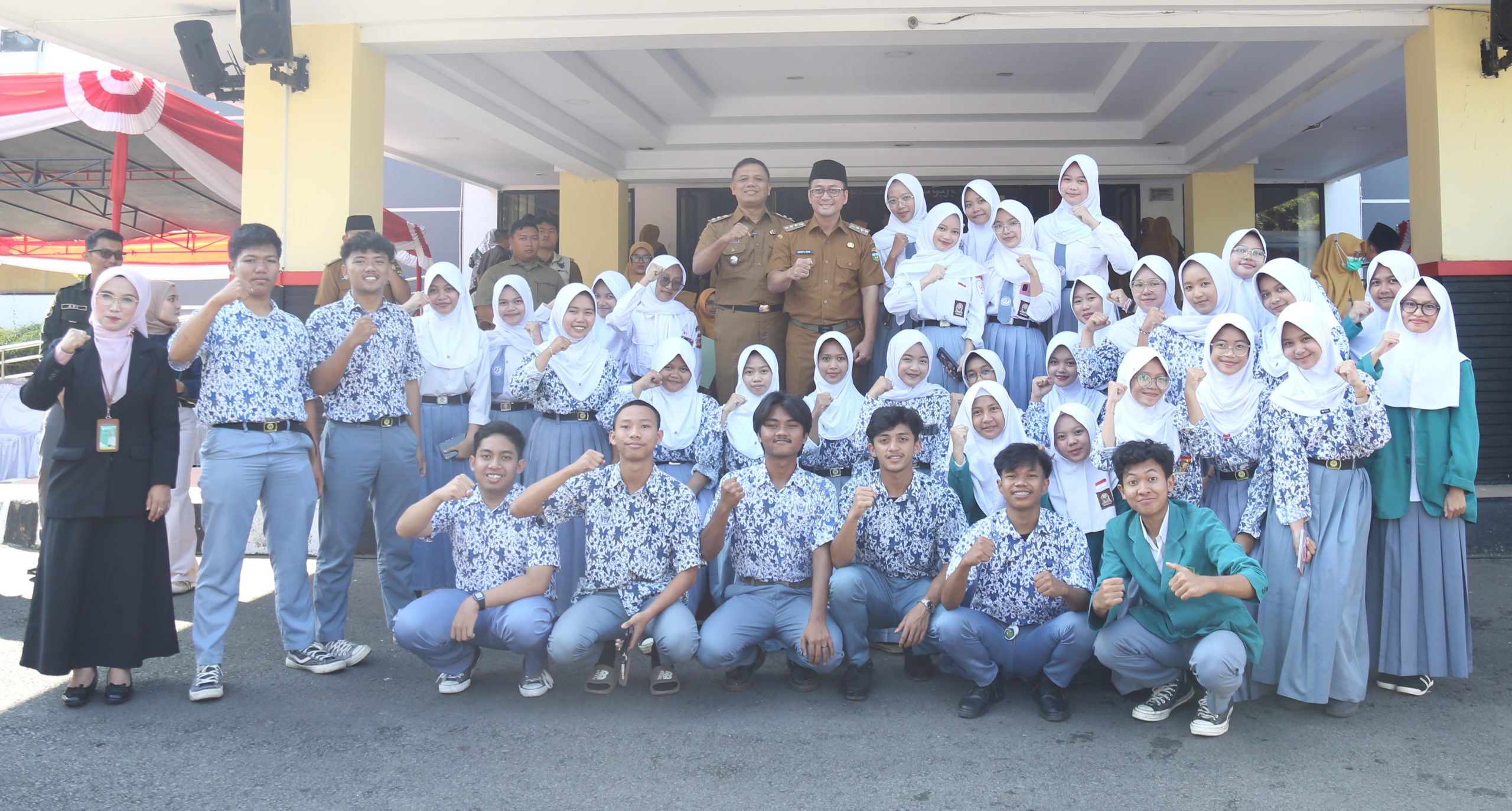 Bupati Dan Wakil Bupati Tasikmalaya Resmikan Launching Program Satu Desa Satu Sarjana (Sadesa)