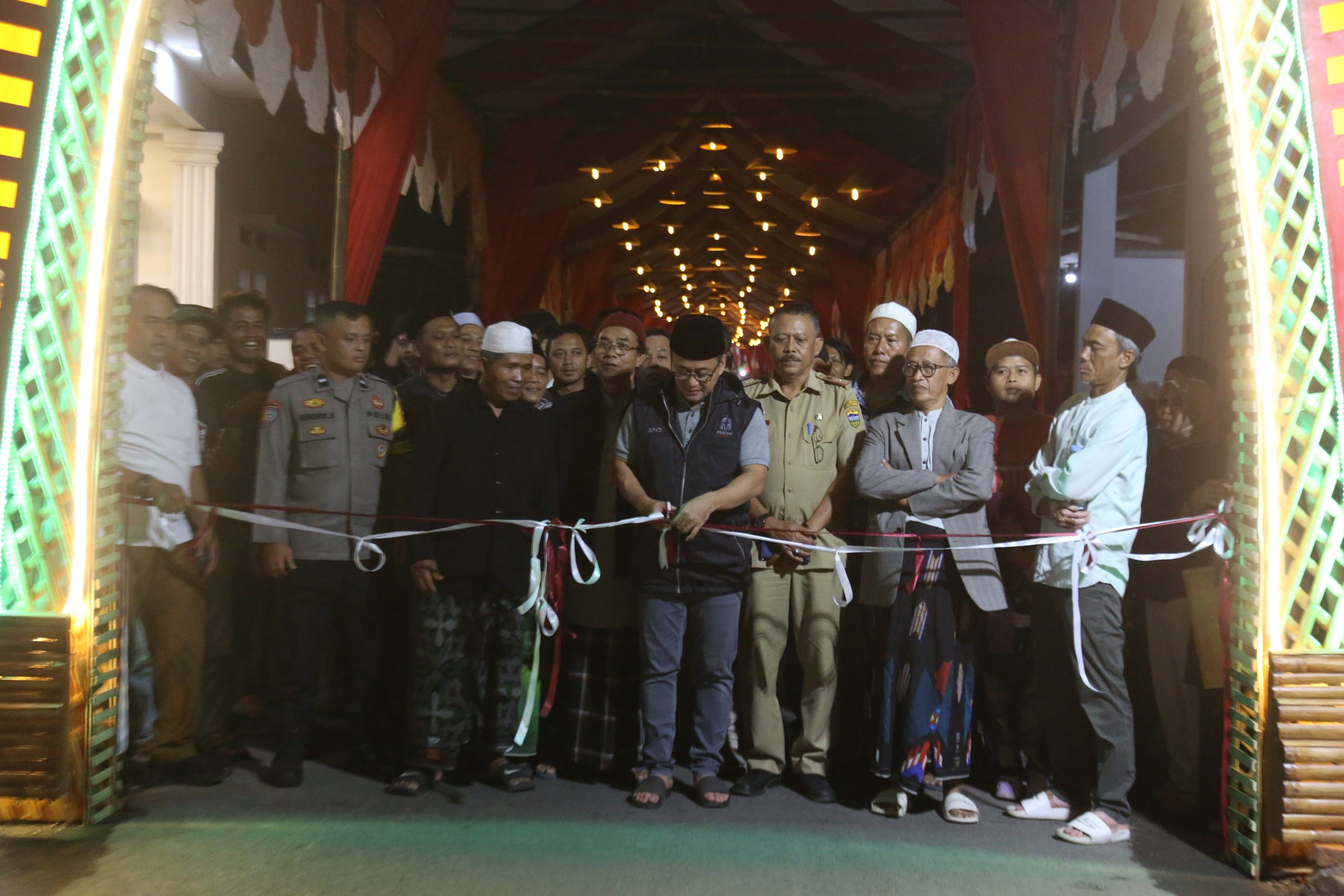 Rangkaian Milangkala Ke-394 Kabupaten Tasikmalaya, 100 UMKM Ramaikan Peresmian Gapura Lorong Merah Putih