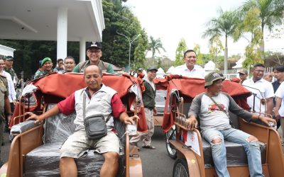 220 Warga Kabupaten Tasikmalaya Terima Becak Listrik, Bupati Cecep Tekankan Amanah Dan Perlindungan Pekerja