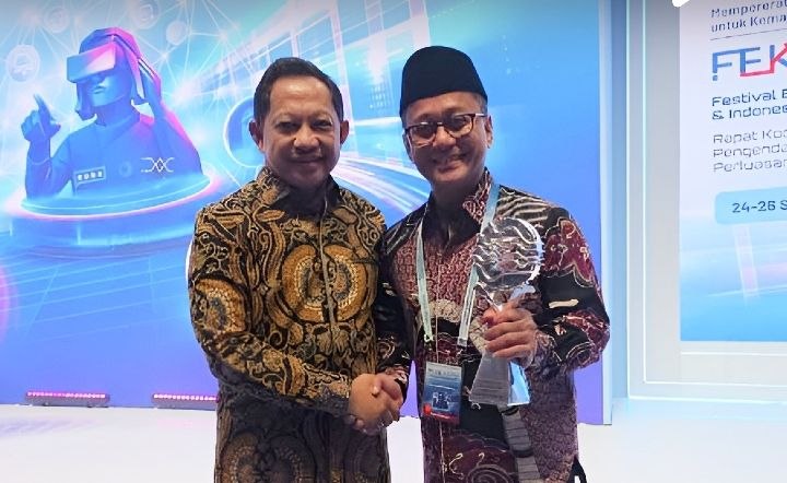 Dalam Pengendalian Inflasi Daerah,
Kabupten Tasikmalaya Raih Penghargaan TPID Berprestasi Ketiga Kalinya