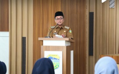 Siapkan Generasi Muda Dalam Pembangunan Daerah, Bupati CecepBeri Arahan Penerima Program Beasiswa SADESSA